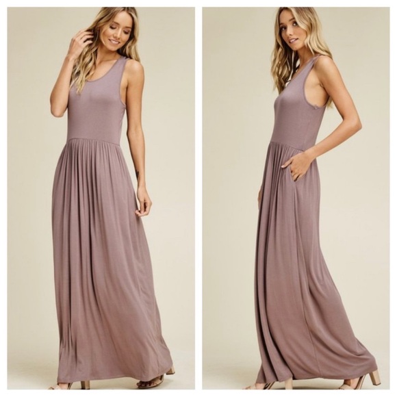 Dresses & Skirts - Elegant Mauve Maxi Dress